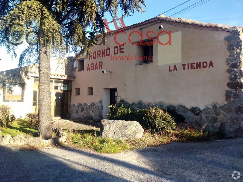 Retail in Torrecaballeros, Segovia for sale Primary Photo- Image 1 of 9