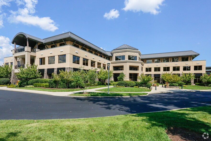 9349 Waterstone Blvd, Cincinnati, OH à louer - Photo du bâtiment - Image 1 de 21