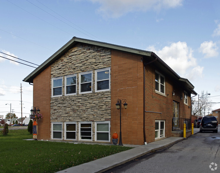 21821 Libby Rd, Bedford, OH for sale - Primary Photo - Image 1 of 7