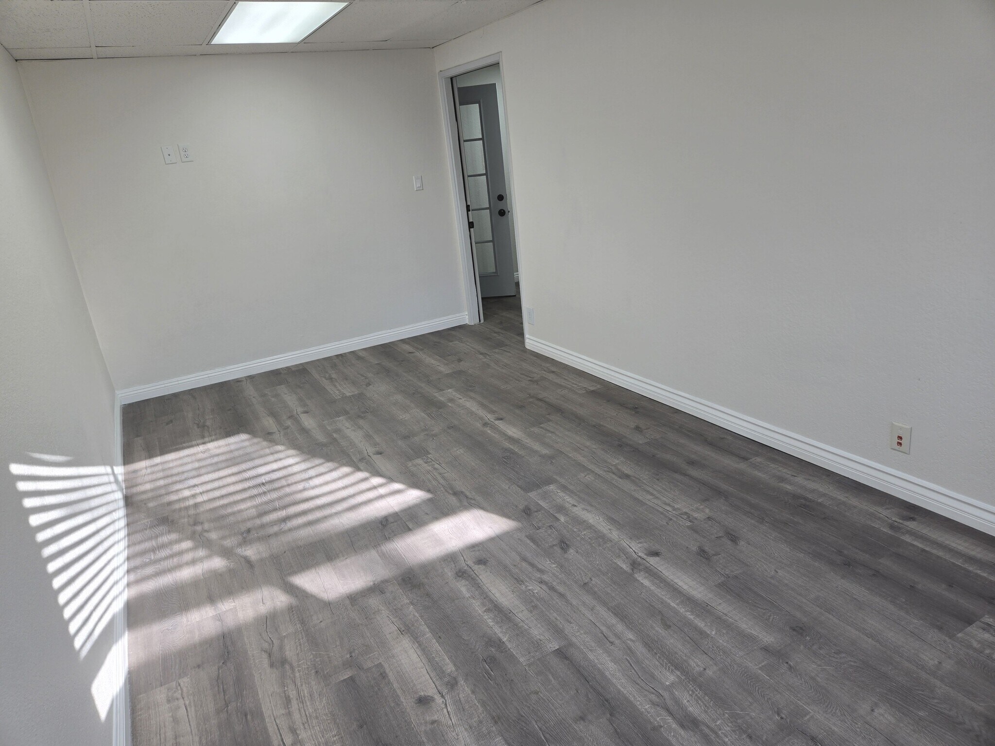 1338 Center Court Dr, Covina, CA for lease Interior Photo- Image 1 of 2