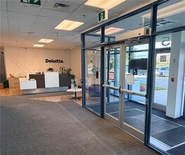 365 March Rd, Ottawa, ON à louer Photo intérieure- Image 2 de 4