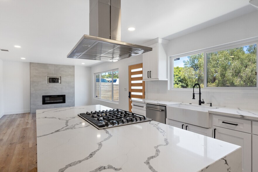 632 Truly Ter, Vista, CA à vendre - Photo du bâtiment - Image 3 de 22