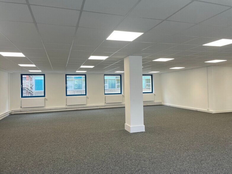 30 Queen Charlotte St, Bristol à vendre - Photo du bâtiment - Image 3 de 10