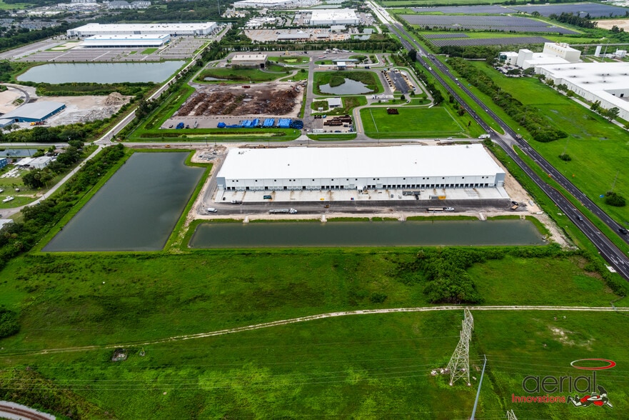 0 Powell Rd, Gibsonton, FL à louer - Photo du bâtiment - Image 3 de 6