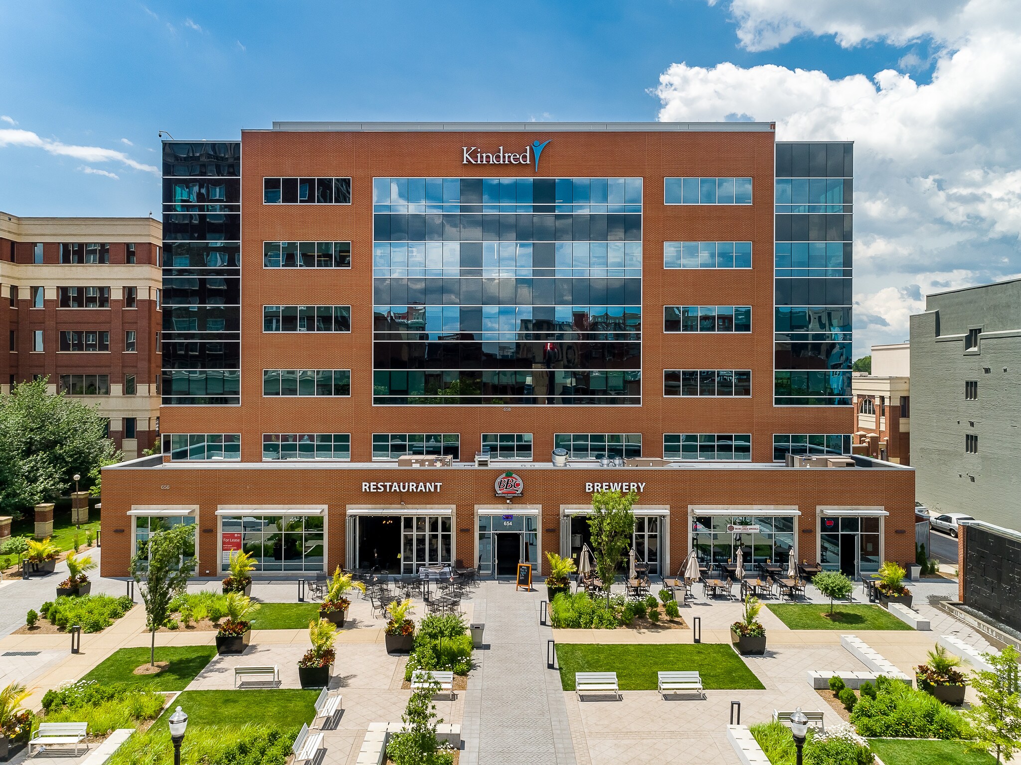 658 S 4th St, Louisville, KY à louer Photo du bâtiment- Image 1 de 28