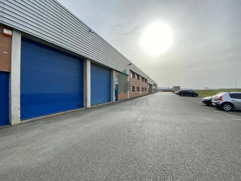 Flex in Chambly for lease - Building Photo - Image 1 of 6