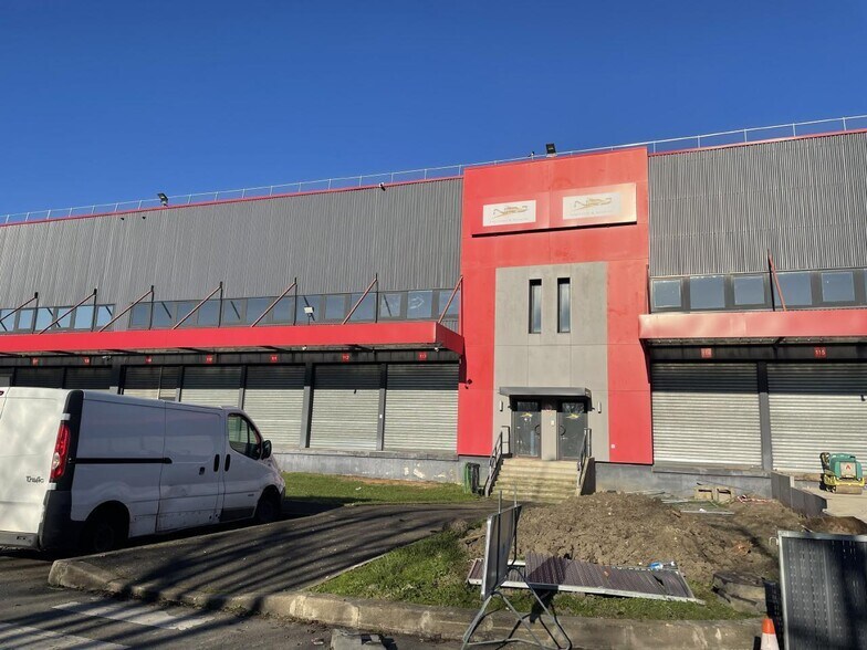 Flex dans Le Blanc-Mesnil à louer - Photo du bâtiment - Image 1 de 8