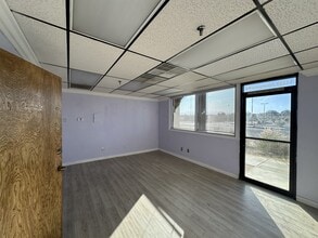 14359 Amargosa Rd, Victorville, CA à louer Photo intérieure- Image 1 de 2