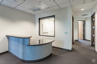 2888 Loker Ave E, Carlsbad, CA à louer Photo intérieure- Image 2 de 14