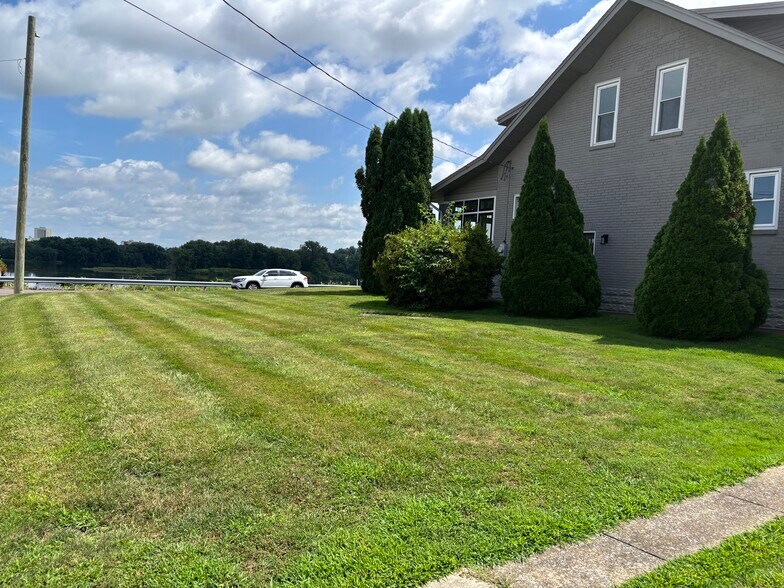 632 N Front St, Lemoyne, PA à vendre - Photo du bâtiment - Image 2 de 16