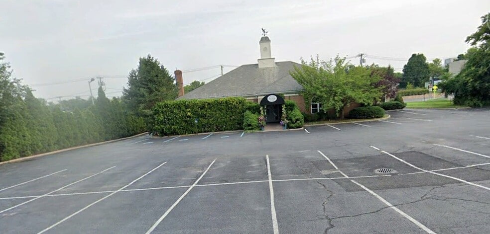 725 Smithtown Byp, Smithtown, NY for lease - Building Photo - Image 2 of 5