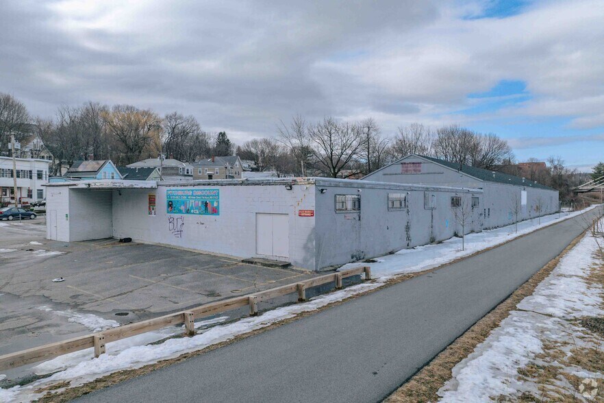 480 Water St, Fitchburg, MA à vendre - Photo du bâtiment - Image 2 de 6