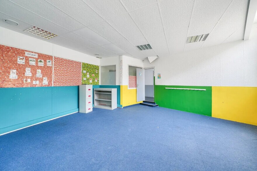 55 Rue Du Général Leclerc, Le Kremlin-Bicêtre for sale - Interior Photo - Image 2 of 15