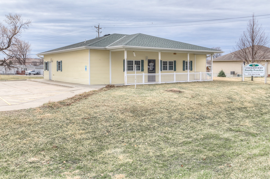 401 Highway St, Underwood, IA à vendre - Photo du bâtiment - Image 1 de 1