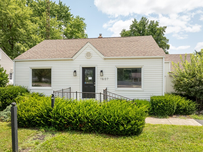 1607 Chester Blvd, Richmond, IN à vendre - Photo principale - Image 1 de 27