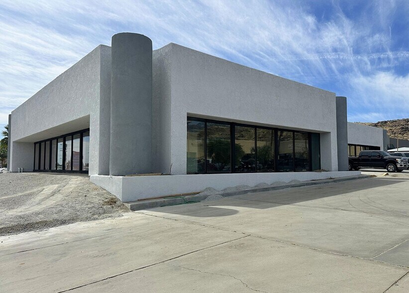 67777 E Palm Canyon Dr, Cathedral City, CA à louer - Photo du bâtiment - Image 2 de 4