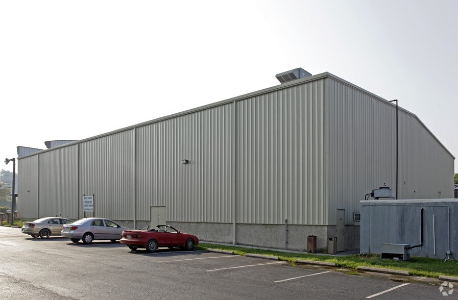 2330 Parkway, Pigeon Forge, TN for lease - Building Photo - Image 2 of 2