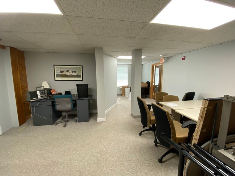 1193 Hooksett Rd, Hooksett, NH for lease - Interior Photo - Image 2 of 23