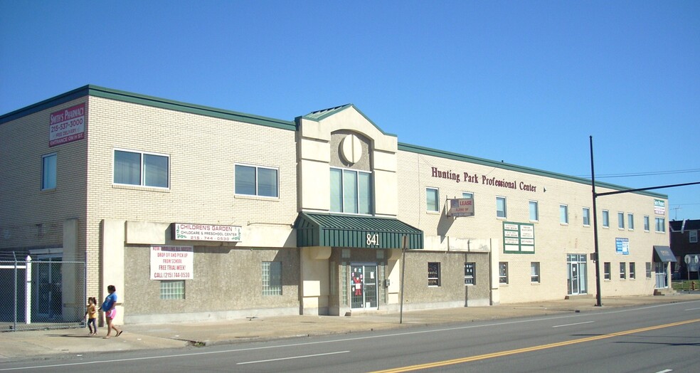 841 E Hunting Park Ave, Philadelphia, PA for lease - Building Photo - Image 2 of 8