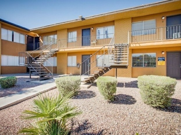 1075 E Desert Inn Rd, Las Vegas, NV à vendre - Photo principale - Image 1 de 10