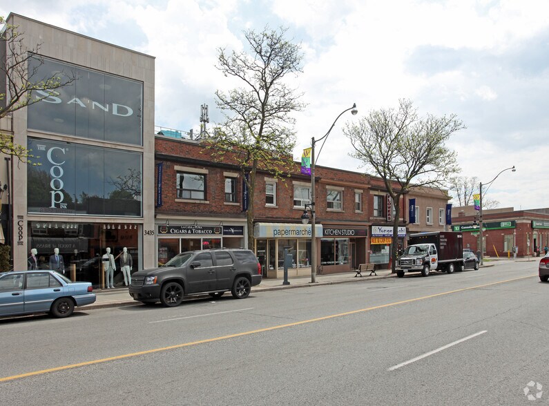 3425-3433 Yonge St, Toronto, ON à louer - Photo du bâtiment - Image 2 de 2