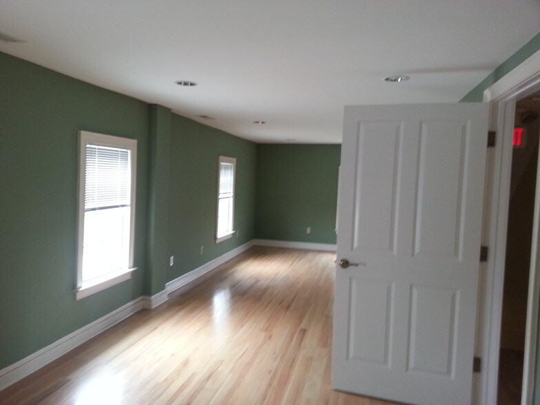 292 Prospect Plains Rd, Cranbury, NJ à louer - Photo intérieure - Image 3 de 6