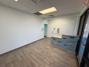 3923 E Thunderbird Rd, Phoenix, AZ à louer Photo intérieure- Image 2 de 9