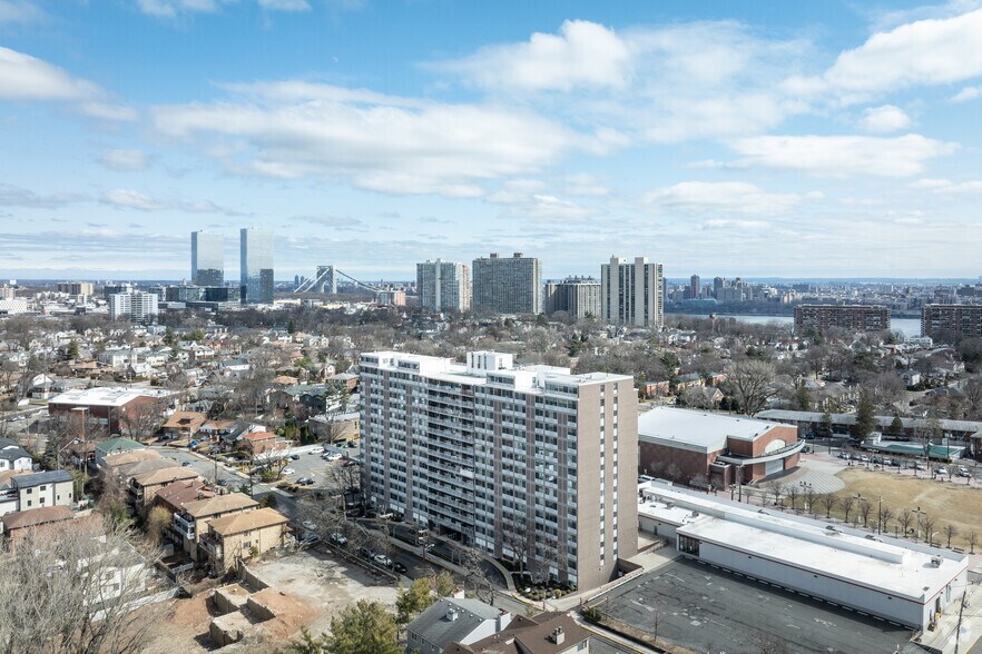 1350 15th St, Fort Lee, NJ à louer - Aérien - Image 1 de 30