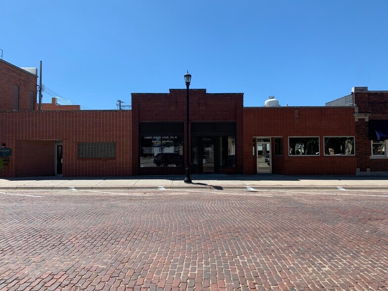 135 N 5th St, Seward, NE à louer - Photo du bâtiment - Image 3 de 4