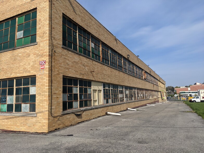 830 13th Ave, Bethlehem, PA for lease - Building Photo - Image 1 of 7