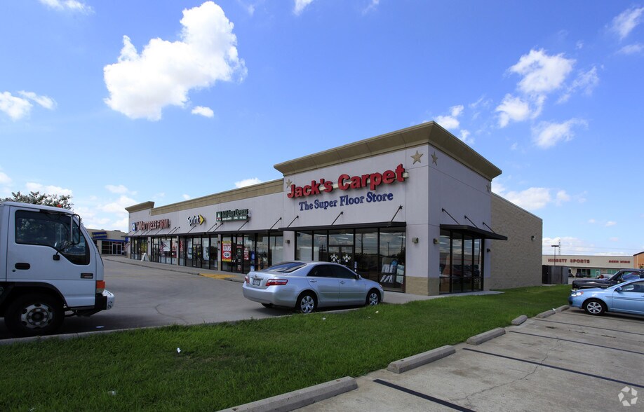 4611 Garth Rd, Baytown, TX à louer - Photo du bâtiment - Image 3 de 3