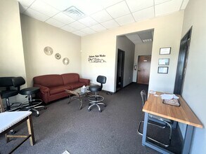 6100 W Pioneer Pky, Arlington, TX for lease Interior Photo- Image 2 of 6