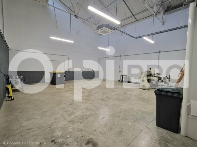 Flex in Reims for lease - Building Photo - Image 2 of 12