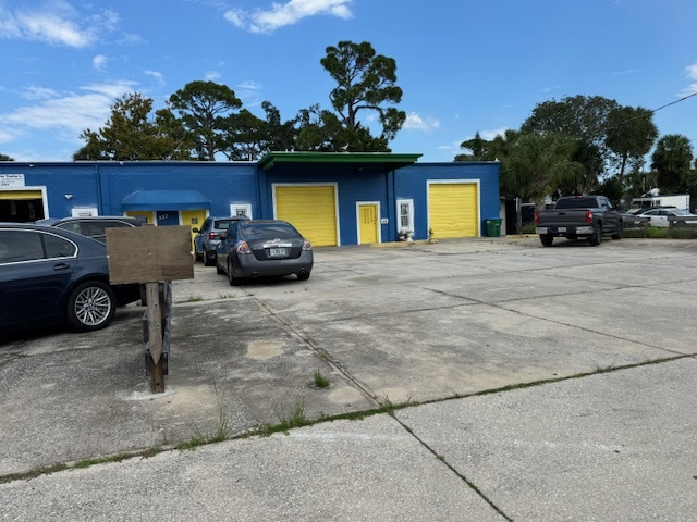 333-337 Carswell Ave, Daytona Beach, FL for lease - Building Photo - Image 3 of 15