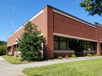 Plus de détails pour 173 Towerview Ct, Cary, NC - Local d'activités à louer