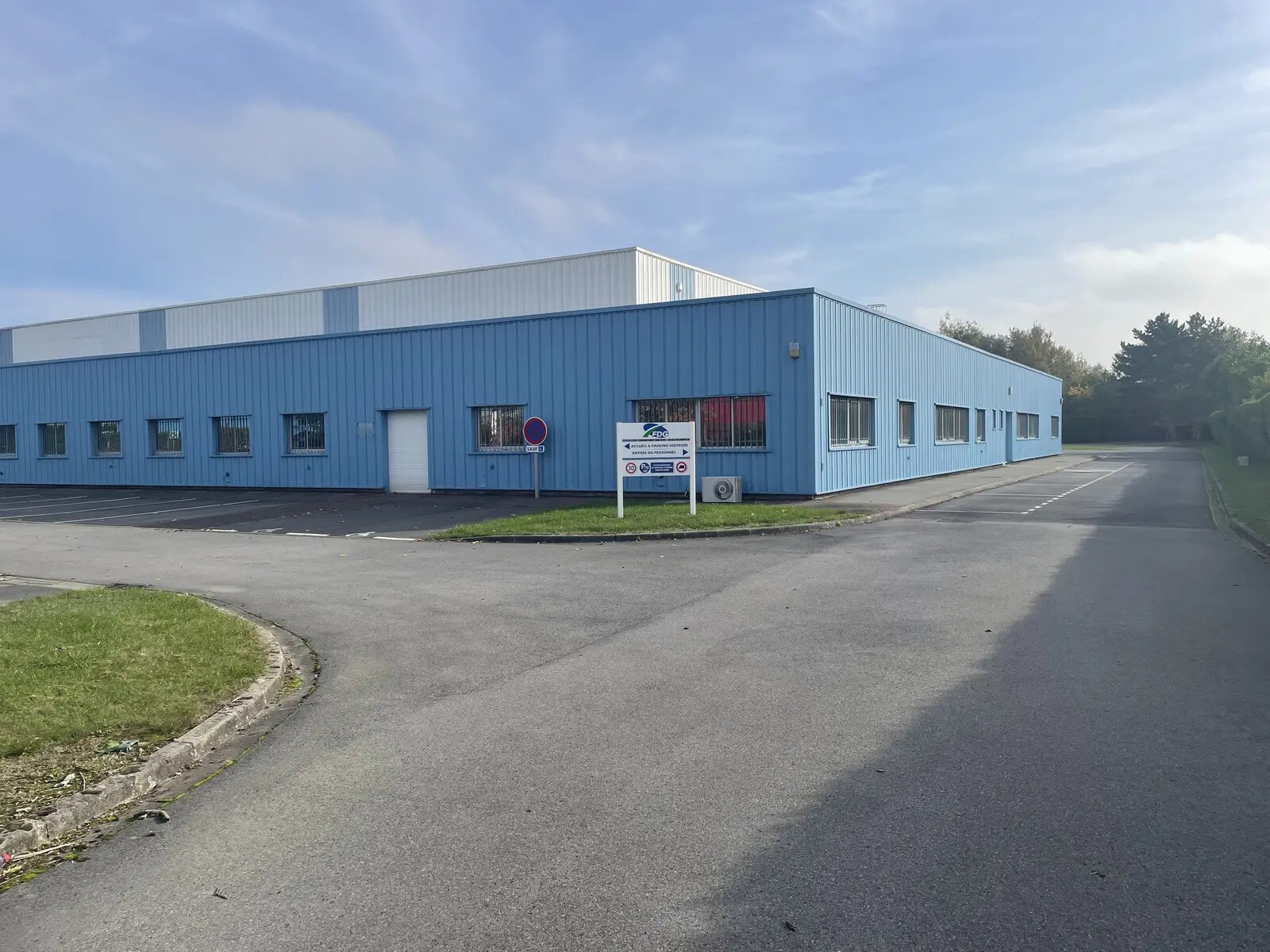 Industrial in Douai for lease Primary Photo- Image 1 of 6