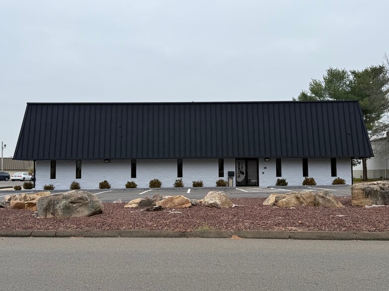 182 Commerce St, East Haven, CT for lease - Building Photo - Image 3 of 4