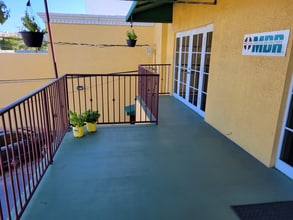 2745 E Oakland Park Blvd, Fort Lauderdale, FL for lease Building Photo- Image 2 of 15