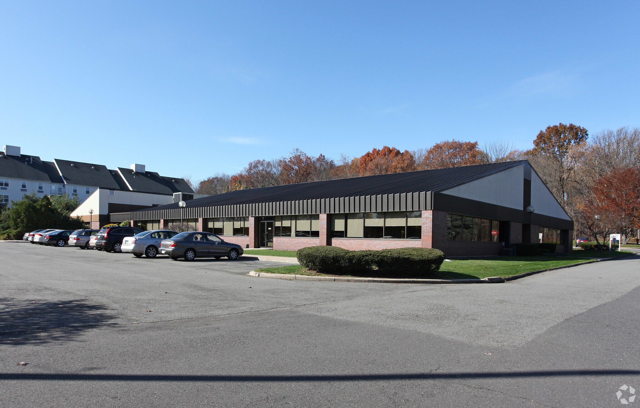 40 Cold Spring Rd, Rocky Hill, CT for sale Primary Photo- Image 1 of 17