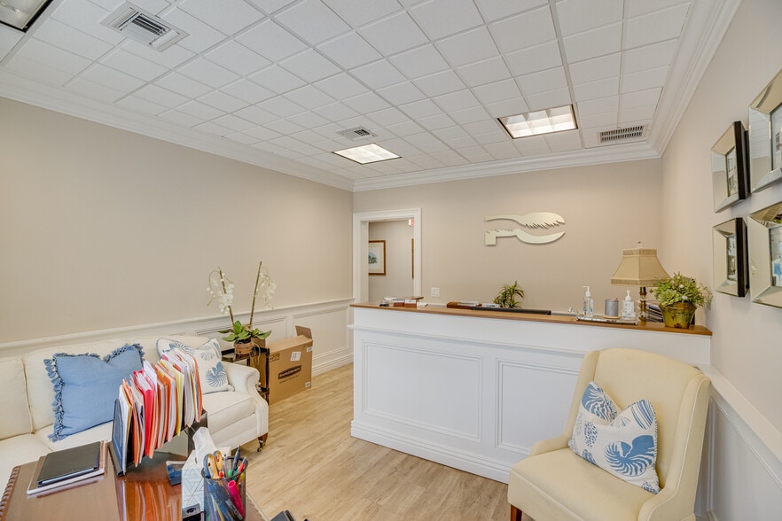 505 Beachland Blvd, Vero Beach, FL à louer - Photo du bâtiment - Image 2 de 10