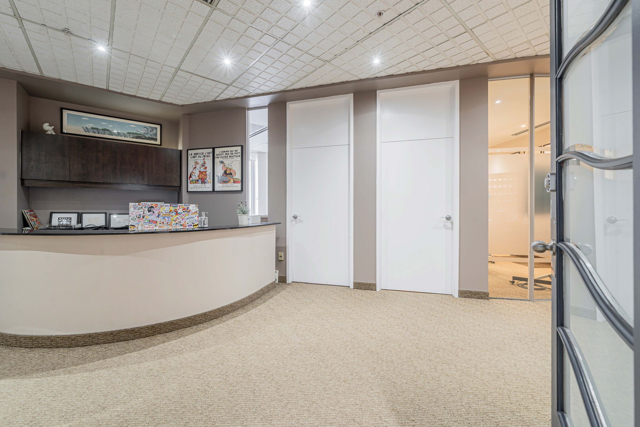 200-212 Rue Notre-Dame O, Montréal, QC for lease Lobby- Image 1 of 10