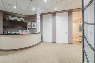 200-212 Rue Notre-Dame O, Montréal, QC for lease Lobby- Image 1 of 10