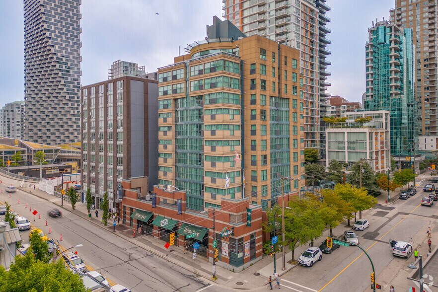 718 Drake St, Vancouver, BC for sale - Building Photo - Image 1 of 1