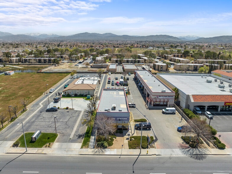 3084 E Palmdale Blvd, Palmdale, CA for lease - Building Photo - Image 3 of 3