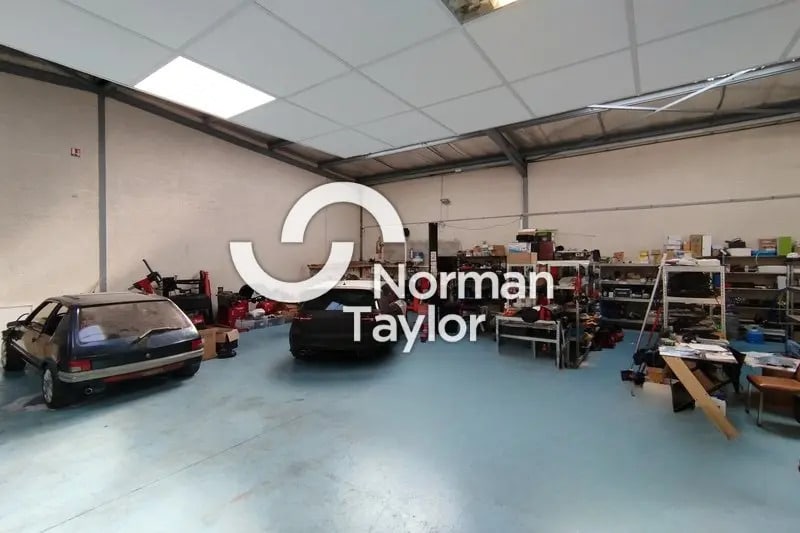 Flex in Montpellier for lease - Interior Photo - Image 1 of 8