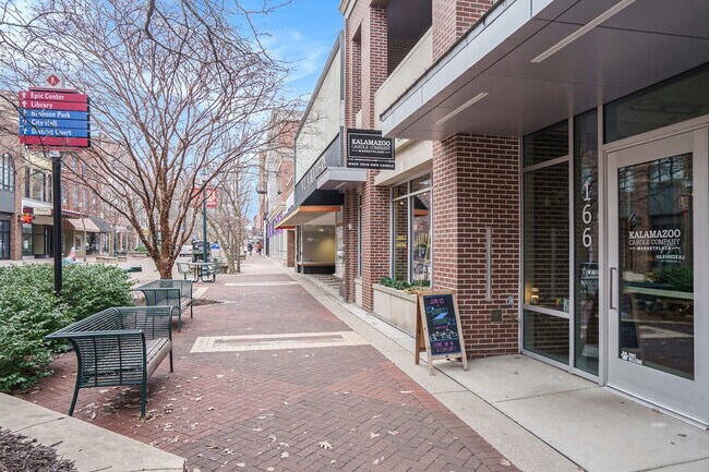 Plus de détails pour 166 S Kalamazoo Mall, Kalamazoo, MI - Commerce de détail à louer