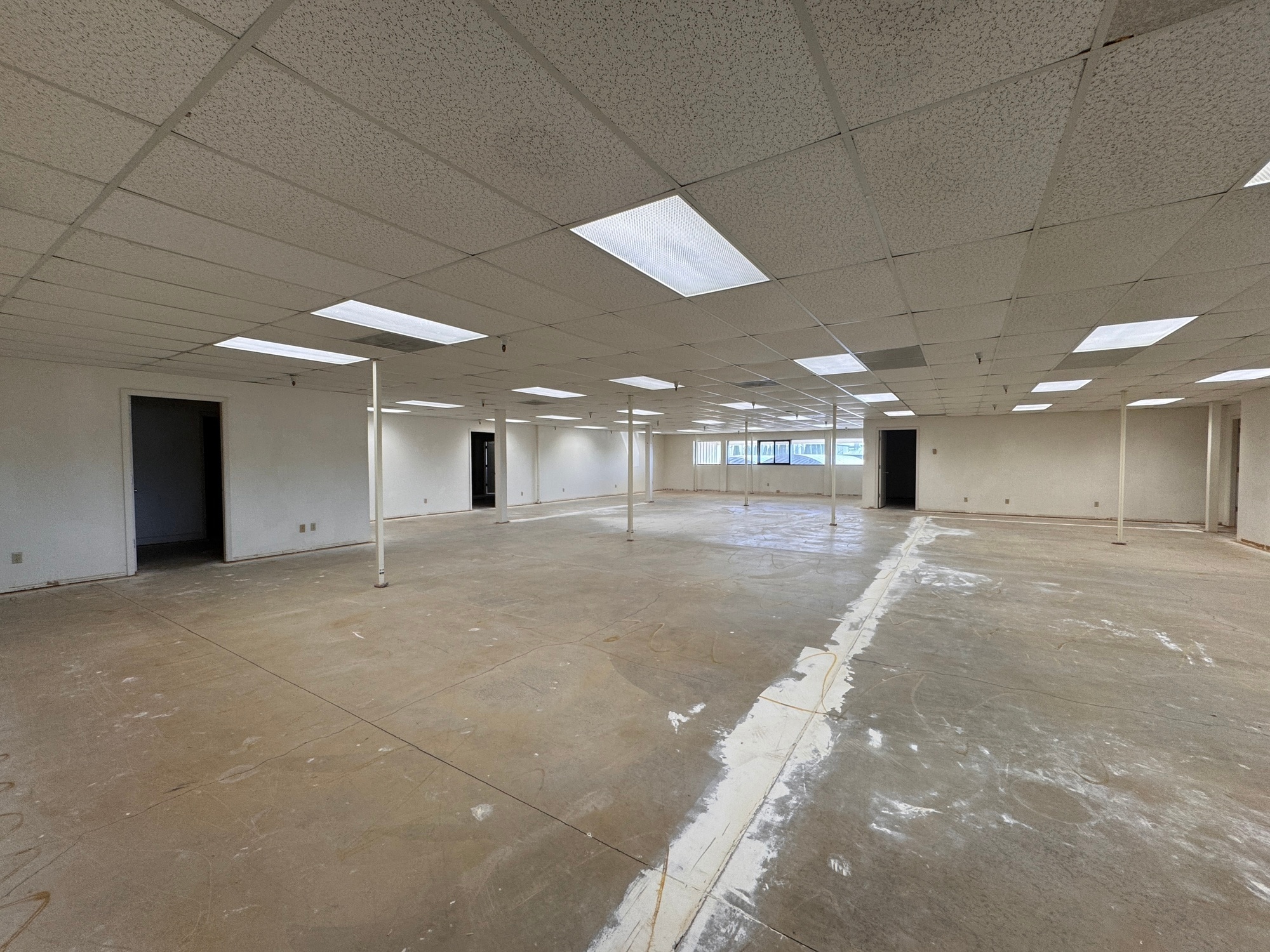 4300-4356 Caterpillar Rd, Redding, CA for sale Interior Photo- Image 1 of 11