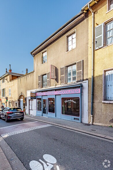 Retail in Francheville for lease - Building Photo - Image 2 of 2