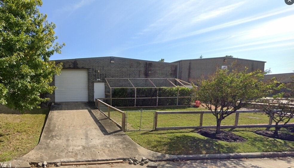 903 Bay Star Blvd, Webster, TX à louer - Photo du bâtiment - Image 2 de 4