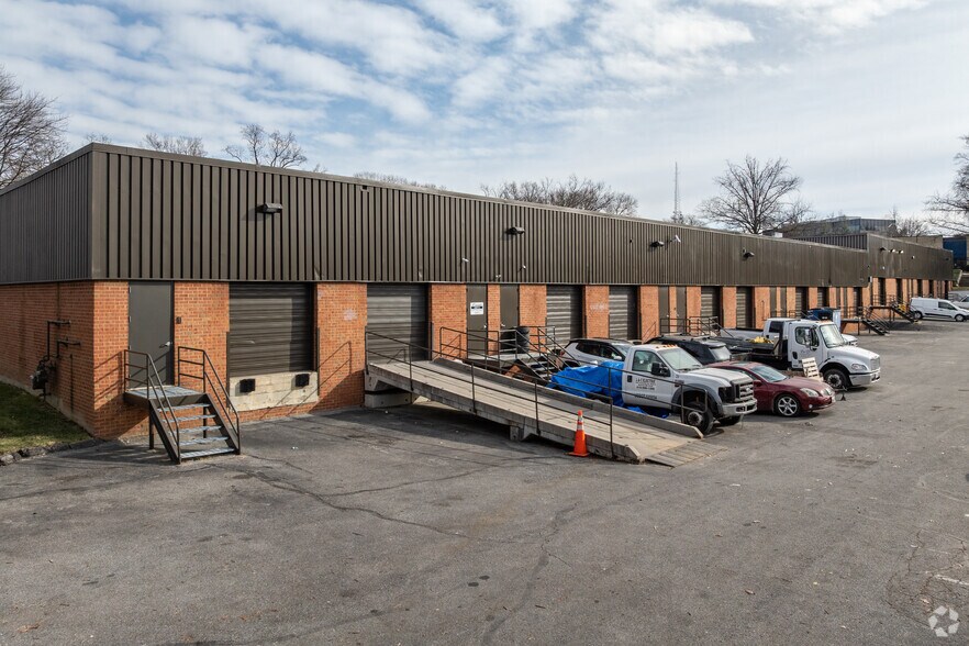 9051 Red Branch Rd, Columbia, MD à louer - Photo du bâtiment - Image 2 de 4